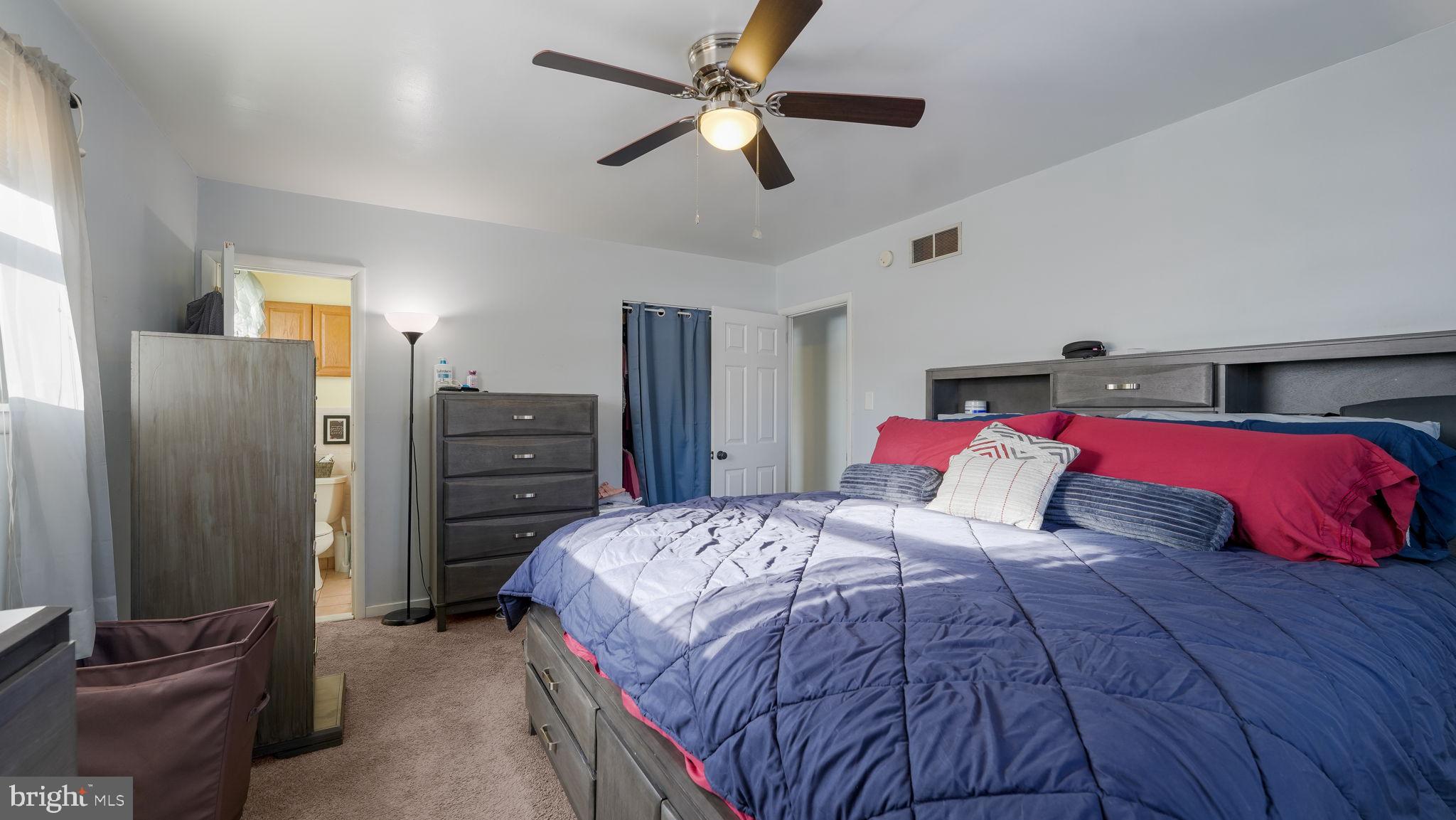 1246 Victoria Road Warminster, PA 18974 - Photo 8 of 27