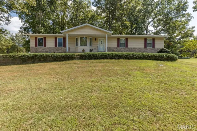 $292,000 | 7049 Carriage Hills Lane, Cedar Hill, MO 63016