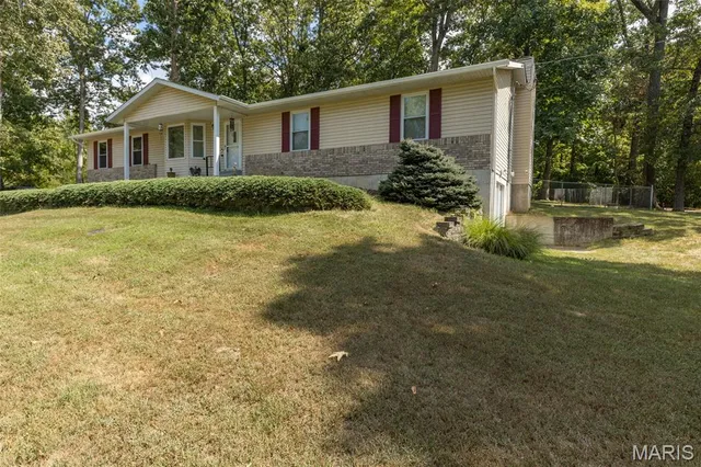 $292,000 | 7049 Carriage Hills Lane, Cedar Hill, MO 63016