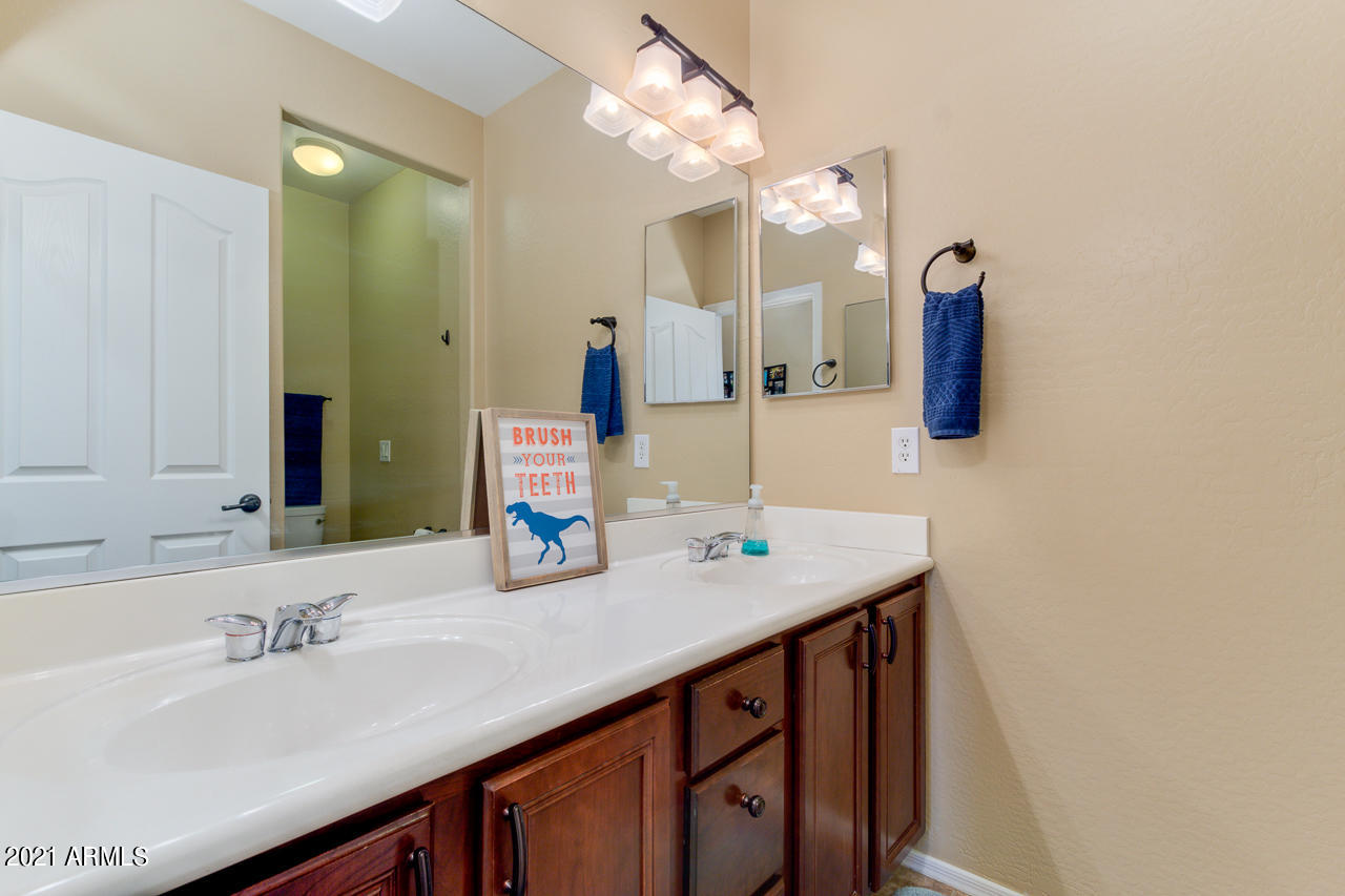 2835 East Harrison Street Gilbert, AZ 85295 - Photo 11 of 52 30-Harrison
