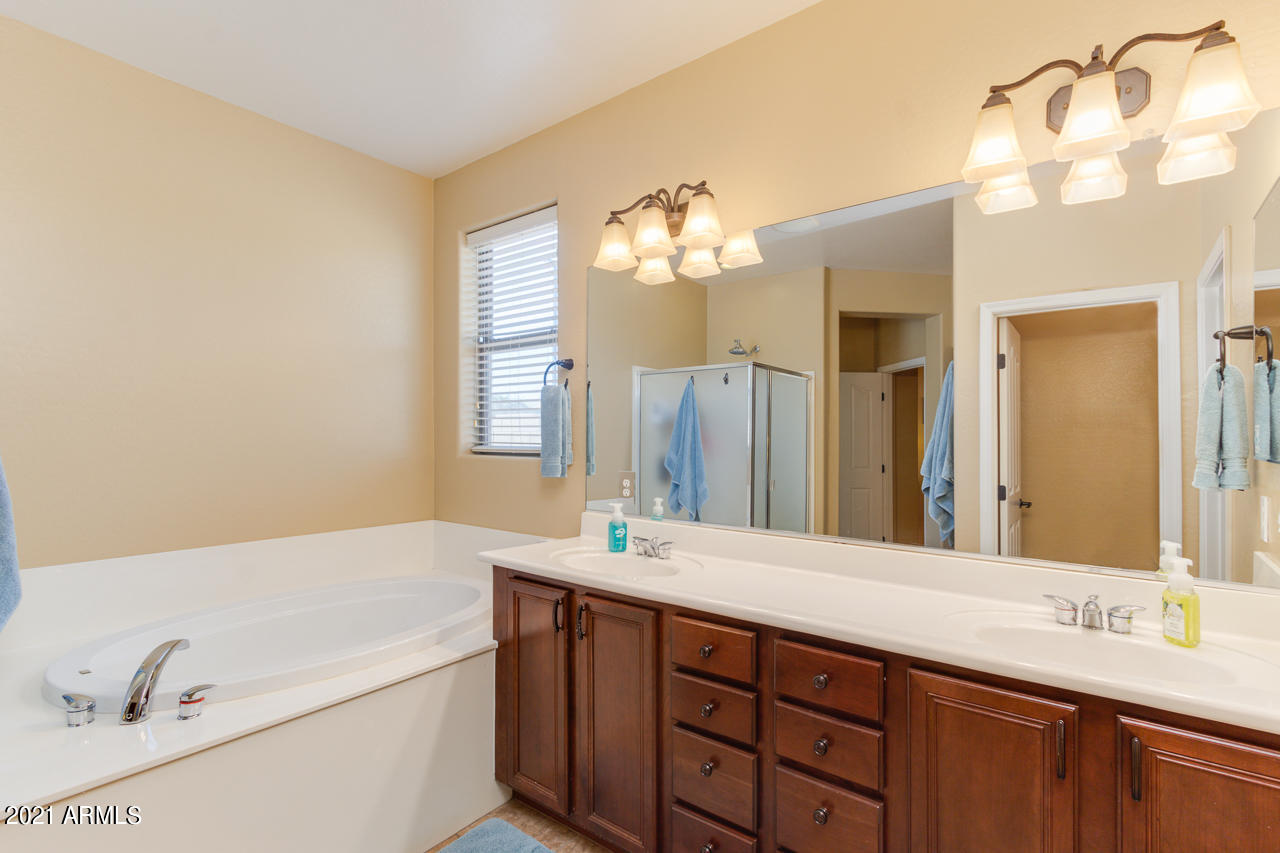 2835 East Harrison Street Gilbert, AZ 85295 - Photo 9 of 52 25-Harrison