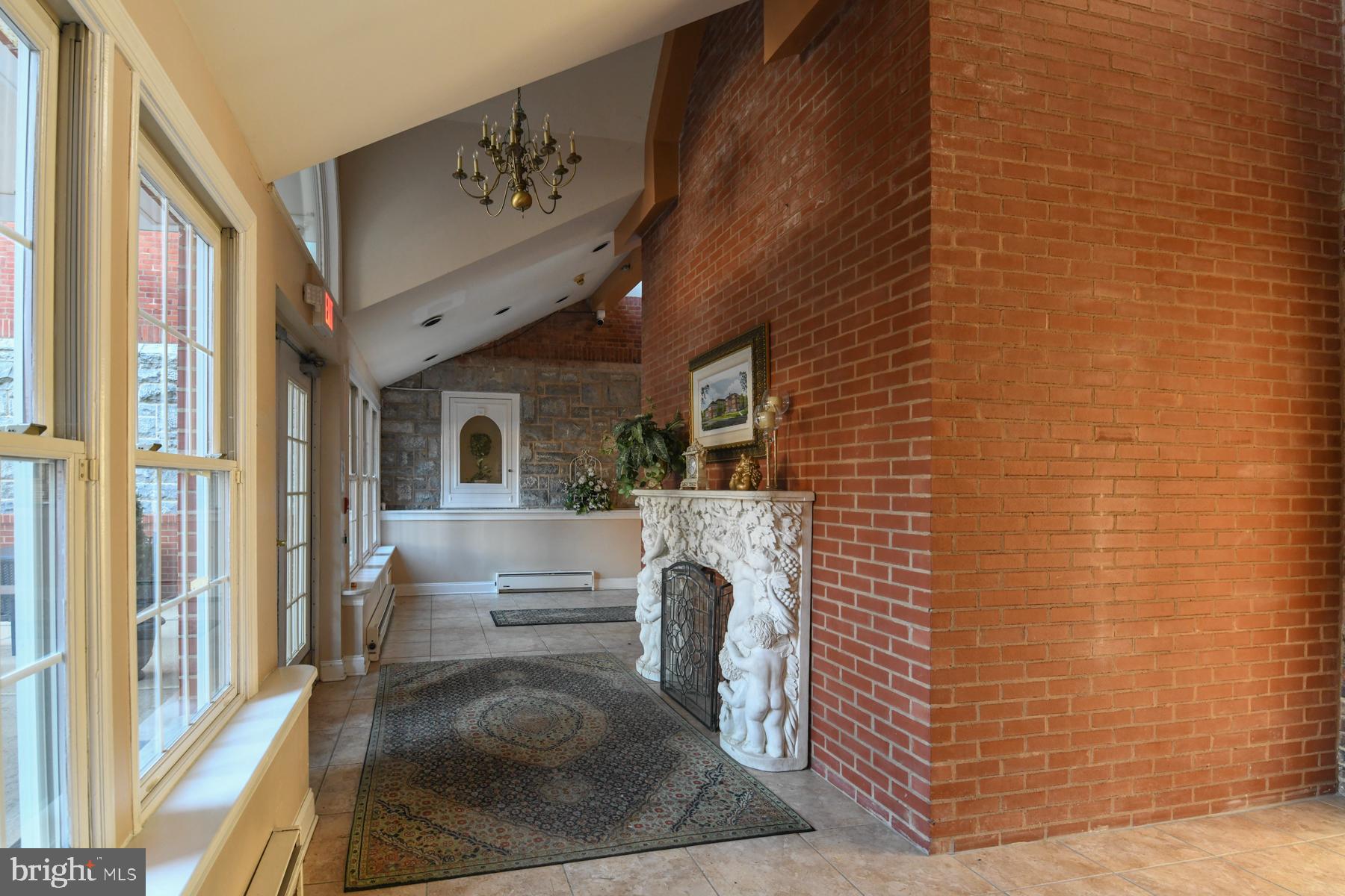 100 Aura Road, Unit 110 Clayton, NJ 08312 - Photo 10 of 34 a very nice looking room with a large window