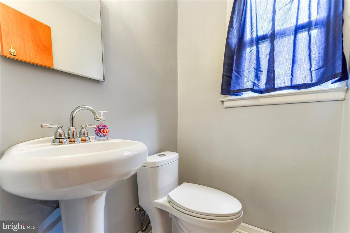 51 Hetzel Road Ridley Park, PA 19078 - Photo 11 of 27 Powder Room
