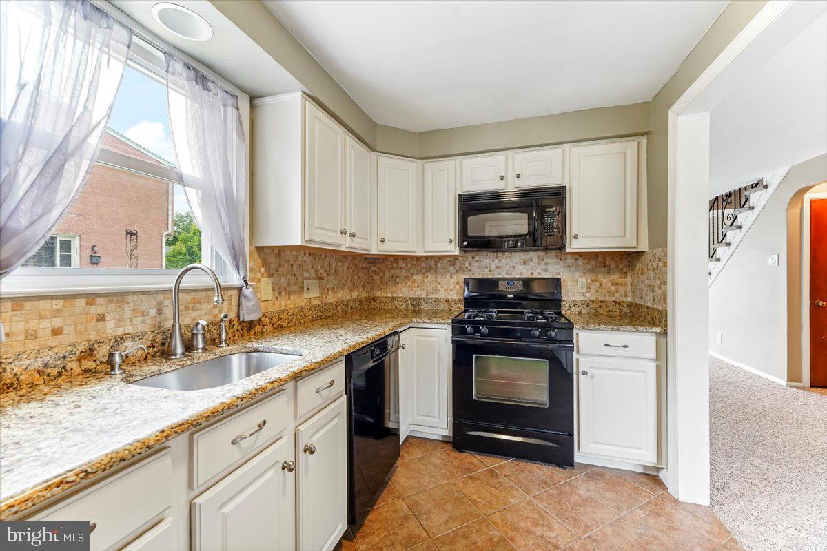 51 Hetzel Road Ridley Park, PA 19078 - Photo 9 of 27 Kitchen