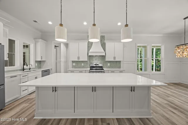 $739,900 | 203 Wild Cherry Lane, Minnesott Beach, NC 28510