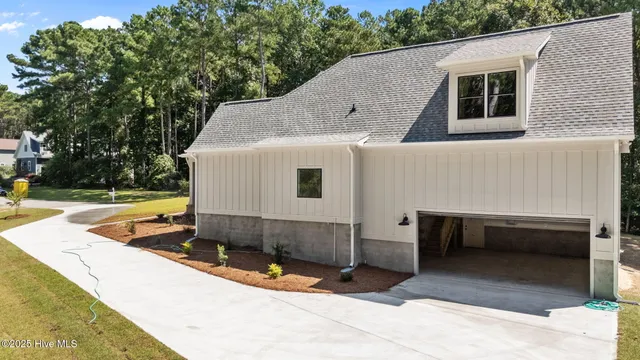 $739,900 | 203 Wild Cherry Lane, Minnesott Beach, NC 28510