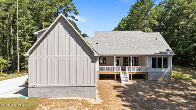 $739,900 | 203 Wild Cherry Lane, Minnesott Beach, NC 28510