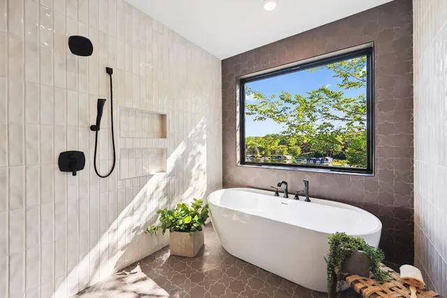 $3,495,000 | 3061 Lake Shore Boulevard, Minnetonka, MN 55391