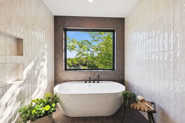 $3,495,000 | 3061 Lake Shore Boulevard, Minnetonka, MN 55391