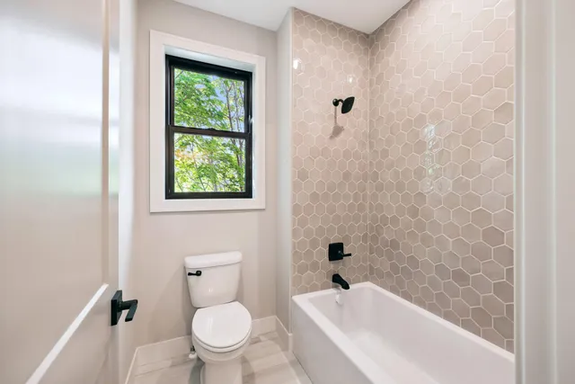 $3,495,000 | 3061 Lake Shore Boulevard, Minnetonka, MN 55391