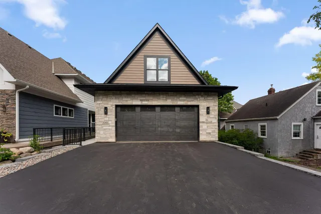 $3,495,000 | 3061 Lake Shore Boulevard, Minnetonka, MN 55391