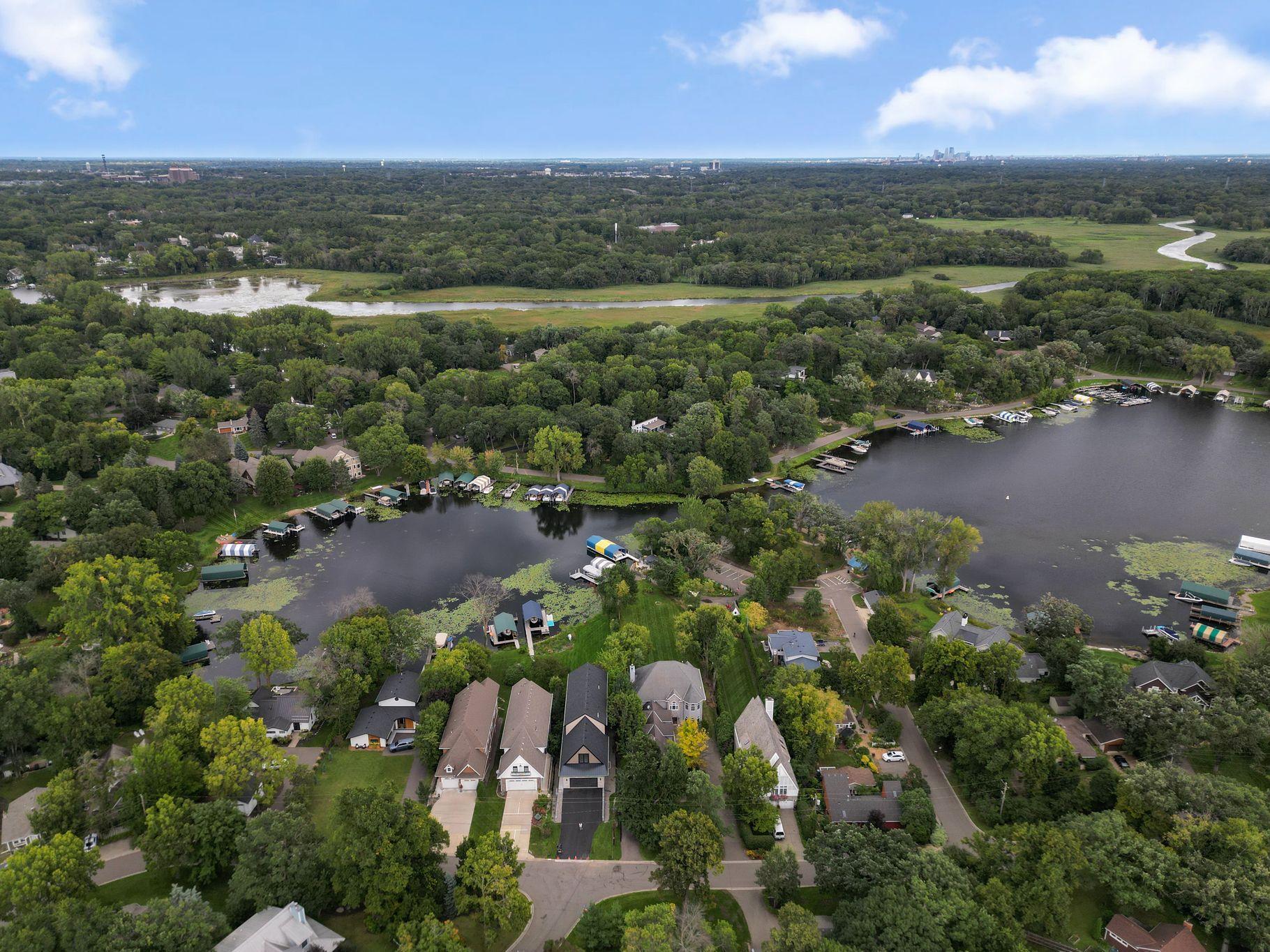 3061 Lake Shore Boulevard Minnetonka, MN 55391 - Photo 77 of 92