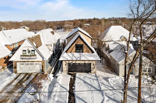 $3,495,000 | 3061 Lake Shore Boulevard, Minnetonka, MN 55391