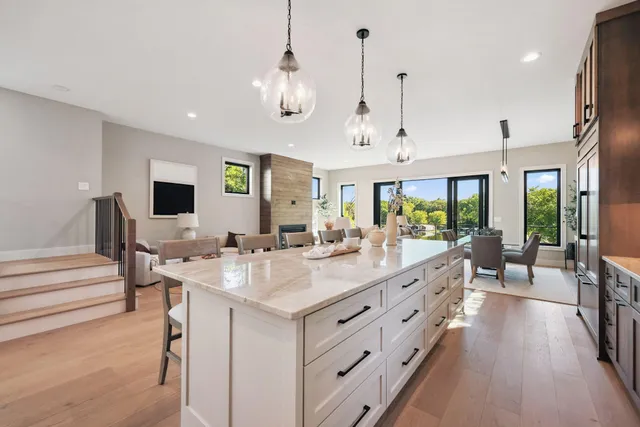 $3,495,000 | 3061 Lake Shore Boulevard, Minnetonka, MN 55391