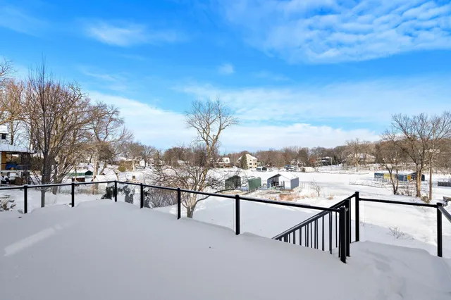 $3,495,000 | 3061 Lake Shore Boulevard, Minnetonka, MN 55391
