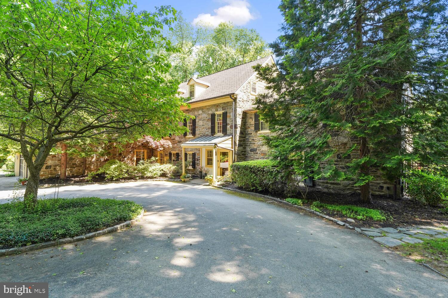 614 Righters Mill Road Narberth, PA 19072 - Photo 3 of 78 Exterior Front-circular driveway
