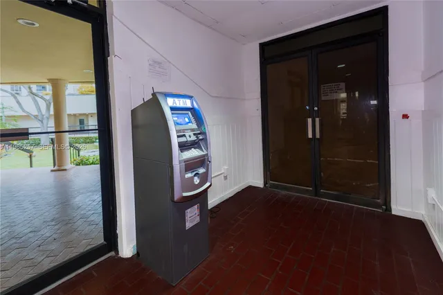 $2,500 | 17011 North Bay Road, Unit 906, Sunny Isles Beach, FL 33160