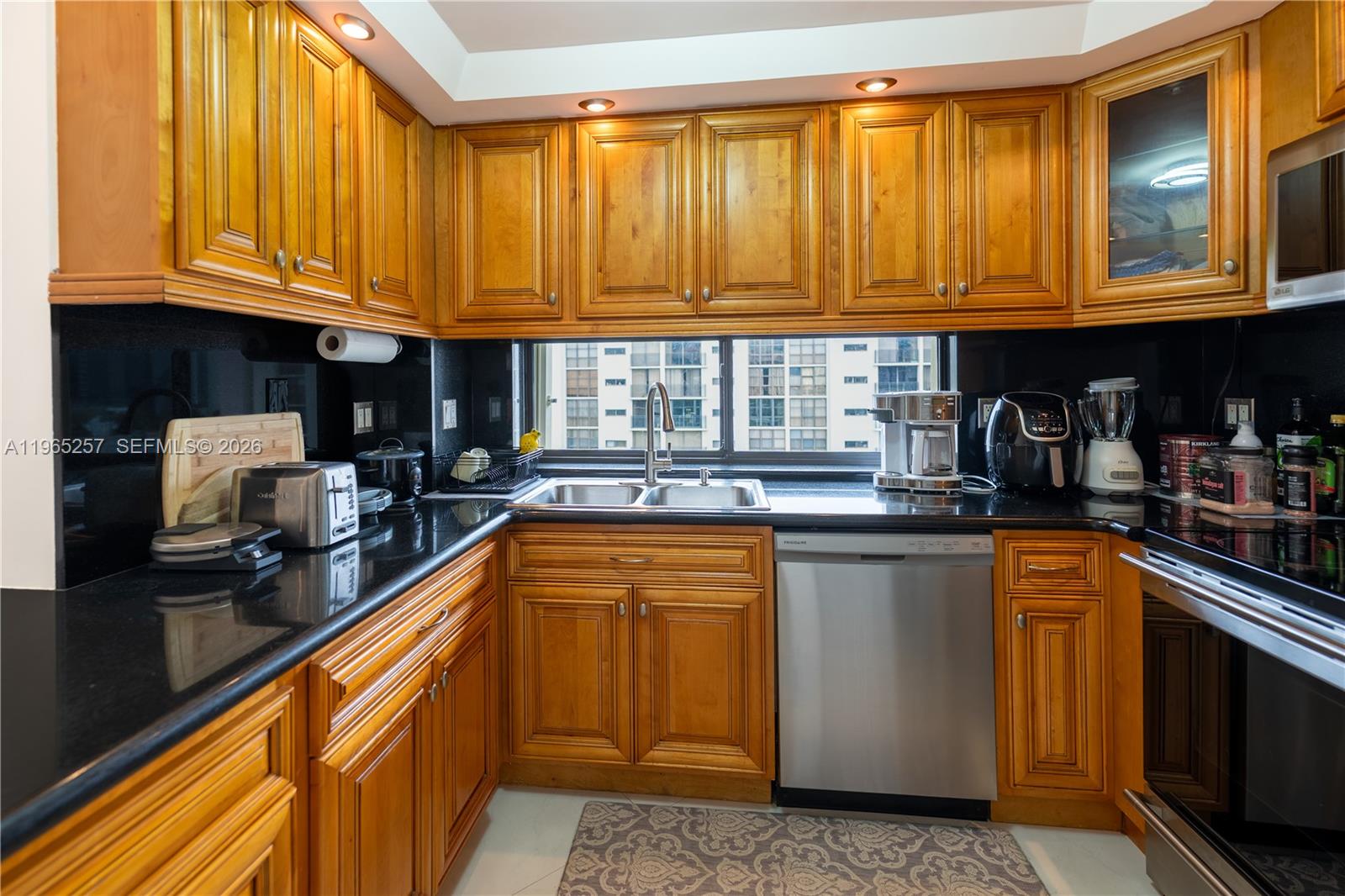 17011 North Bay Road, Unit 906 Sunny Isles Beach, FL 33160 - Photo 3 of 56