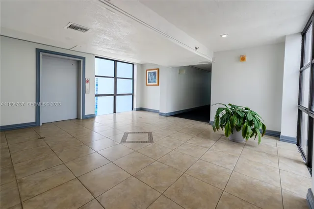 $2,500 | 17011 North Bay Road, Unit 906, Sunny Isles Beach, FL 33160