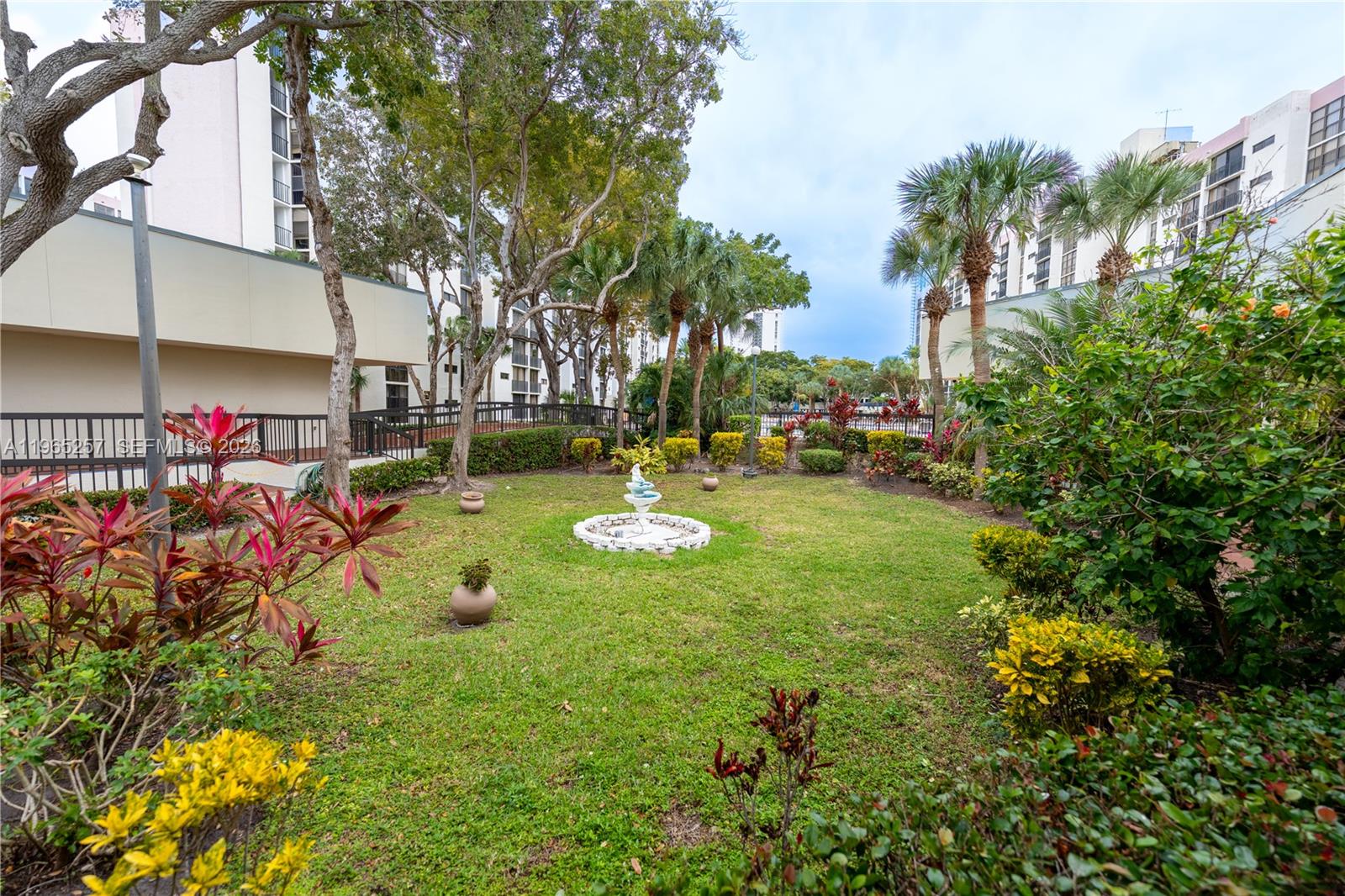 17011 North Bay Road, Unit 906 Sunny Isles Beach, FL 33160 - Photo 33 of 56