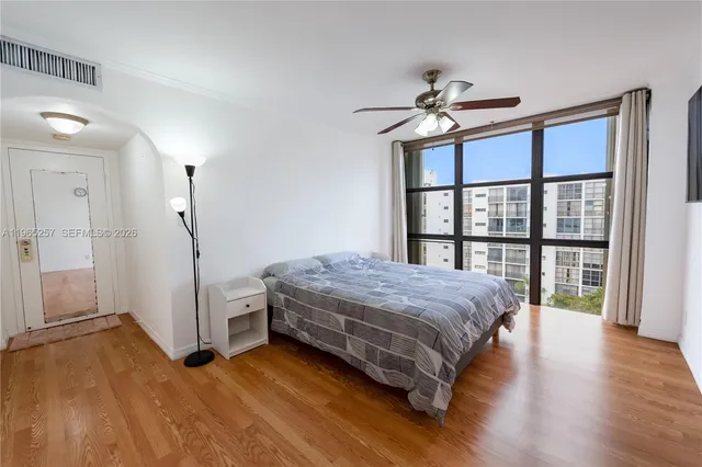 $2,500 | 17011 North Bay Road, Unit 906, Sunny Isles Beach, FL 33160