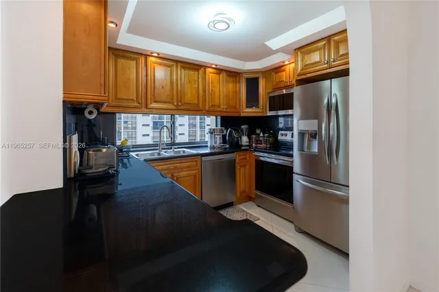 $2,500 | 17011 North Bay Road, Unit 906, Sunny Isles Beach, FL 33160