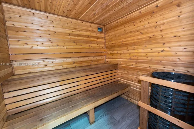 $2,500 | 17011 North Bay Road, Unit 906, Sunny Isles Beach, FL 33160