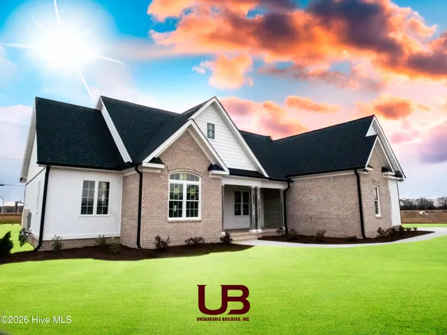 $600,000 | 344 Stephanye Lane, Greenville, NC 27834