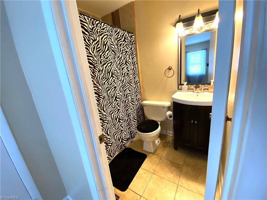 5715 Bramblegate Road, Unit F Greensboro, NC 27409 - Photo 11 of 14