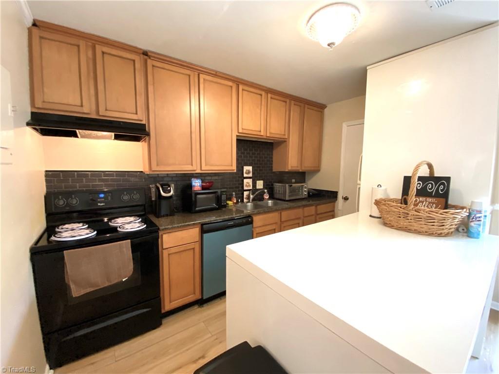 5715 Bramblegate Road, Unit F Greensboro, NC 27409 - Photo 6 of 14