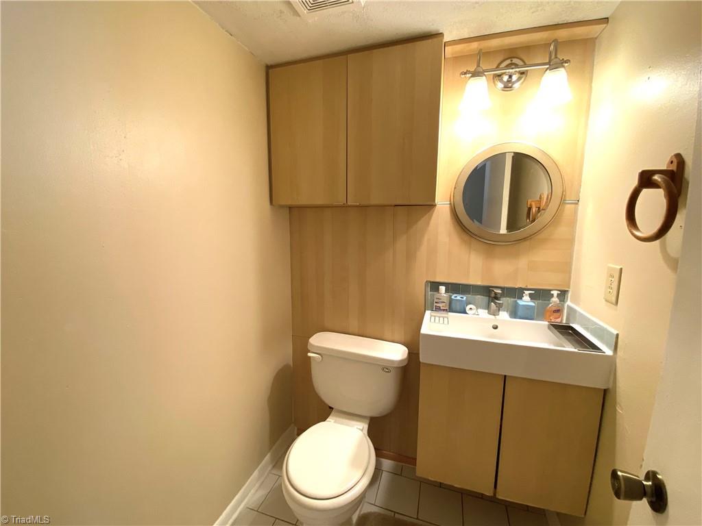 5715 Bramblegate Road, Unit F Greensboro, NC 27409 - Photo 8 of 14