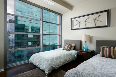 $1,000,000 | 240 East Illinois Street, Unit 3001, Chicago, IL 60611