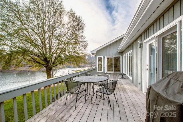 $1,485,000 | 214 Lakeview Shores Loop, Mooresville, NC 28117
