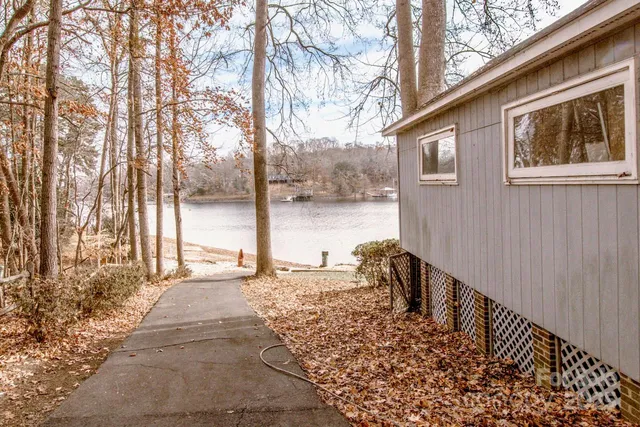 $1,485,000 | 214 Lakeview Shores Loop, Mooresville, NC 28117