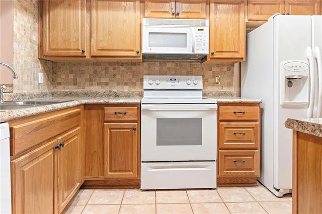 $160,000 | 7 Brandon Hall Drive, Unit C, Destrehan, LA 70047