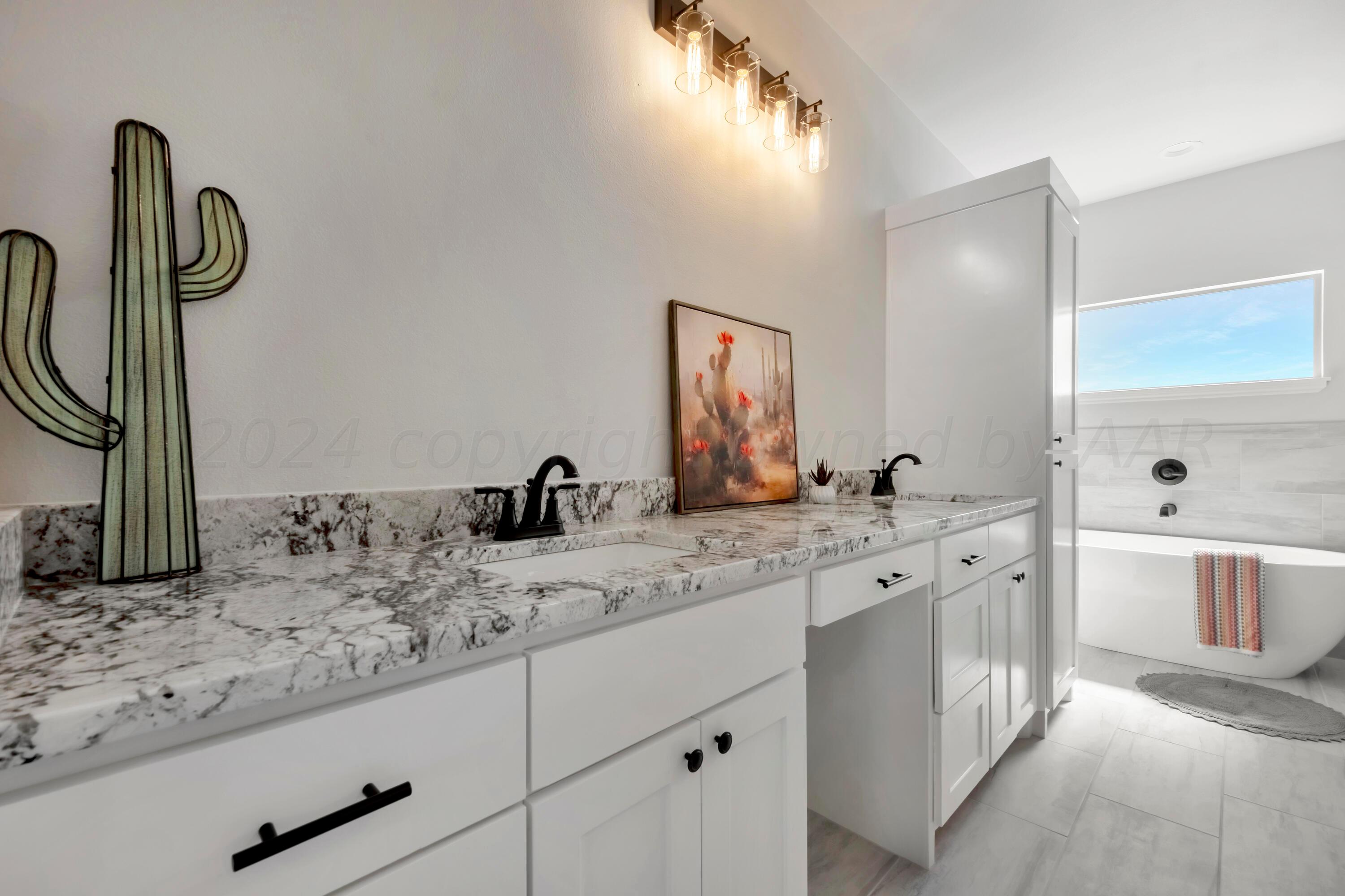 13801 Sampson Road Amarillo, TX 79119 - Photo 22 of 40 Master Bathroom