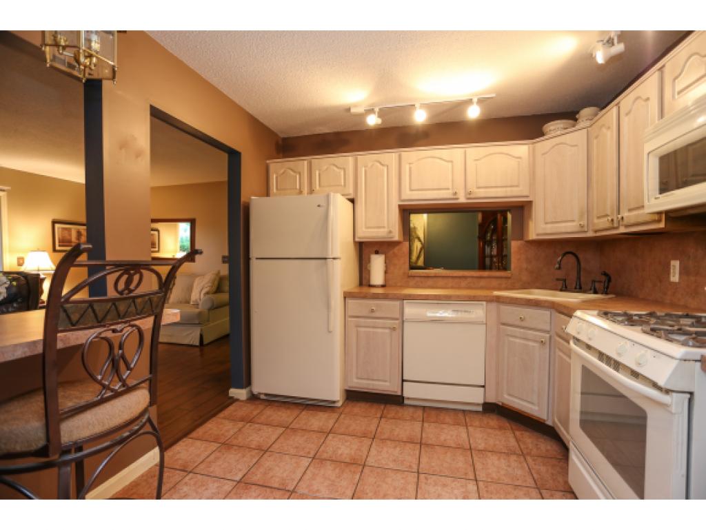 5 Bernards Road, Unit 7 Merrimack, NH 03054 - Photo 2 of 23
