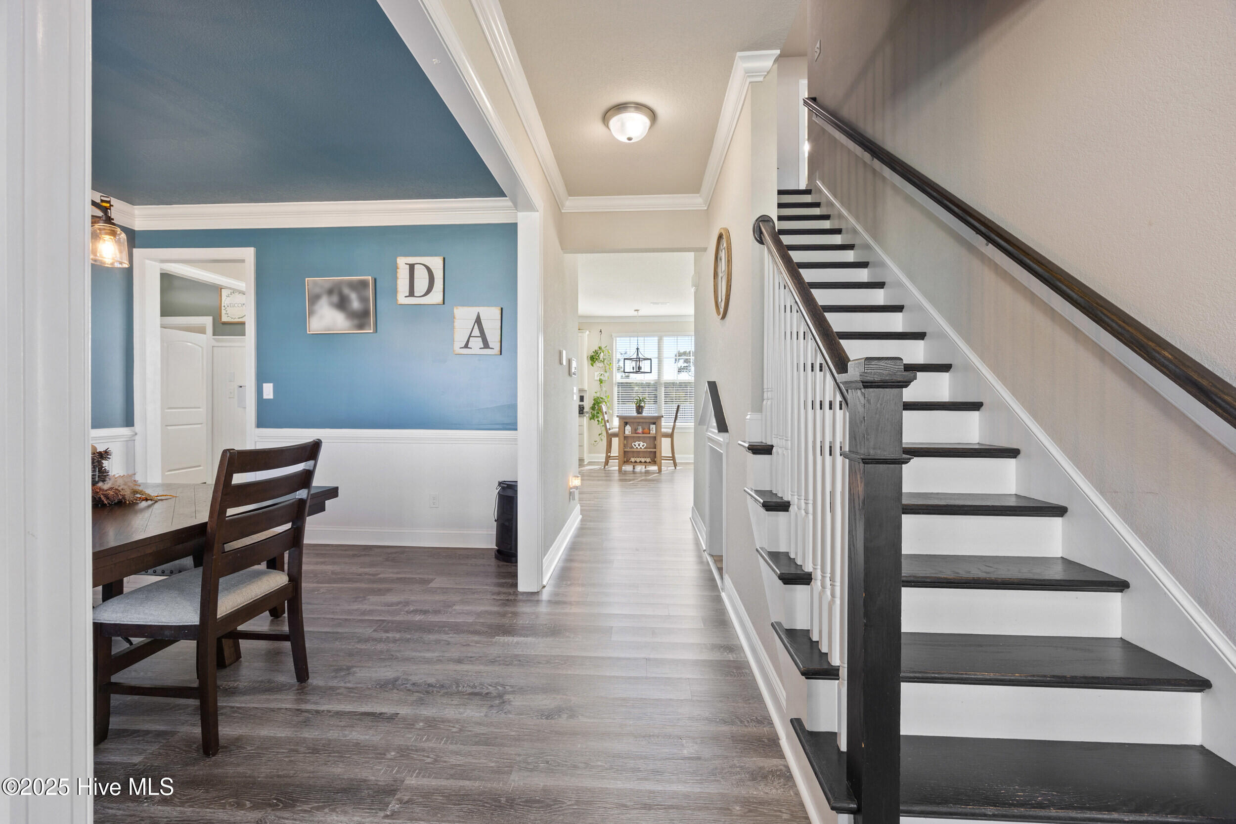 403 Moorland Way Moyock, NC 27958 - Photo 4 of 49 Hard wood steps