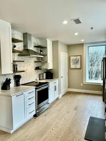 $395,000 | 707 Georgia Avenue, Unit 305, Chattanooga, TN 37402