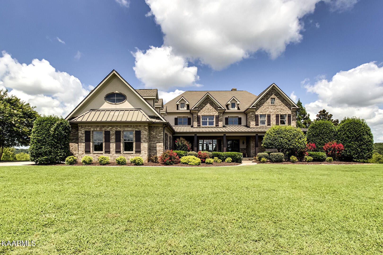 170 Thunder Road Vonore, TN 37885 - Photo 5 of 60 Gallery Image 5