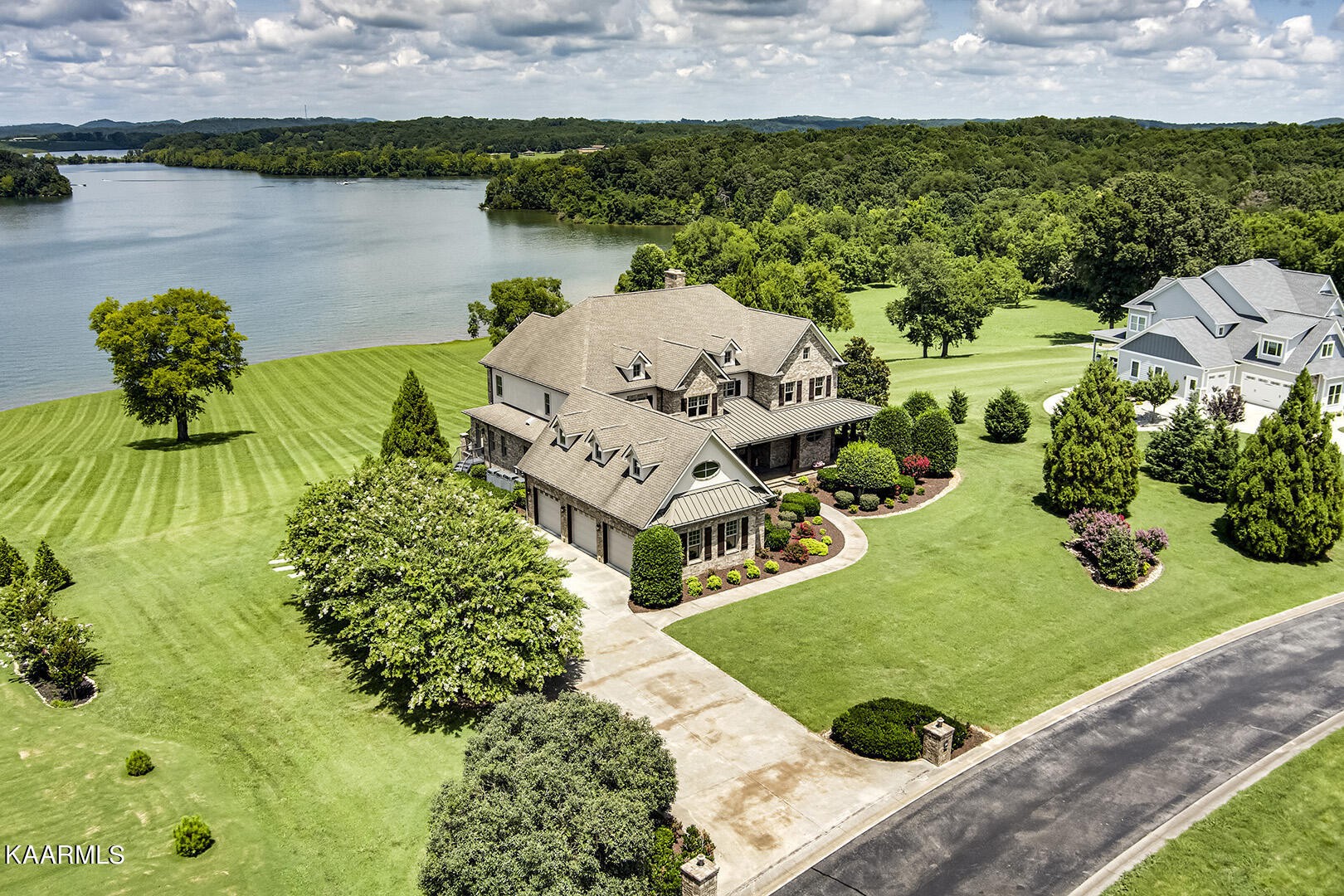 170 Thunder Road Vonore, TN 37885 - Photo 9 of 60 Gallery Image 9