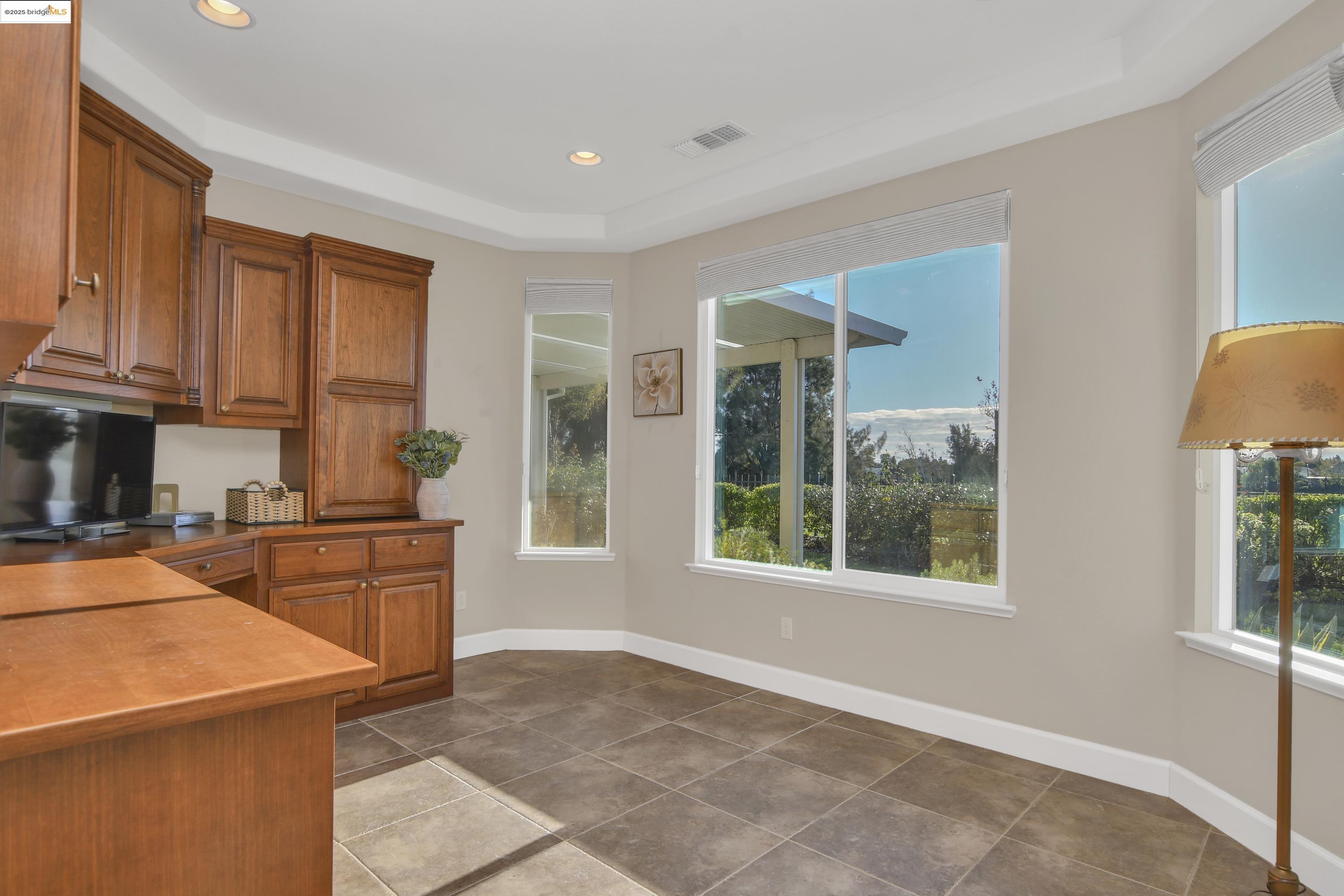 353 Desert Forest Court Rio Vista, CA 94571 - Photo 25 of 39 a kitchen that has a sink and a stove in it