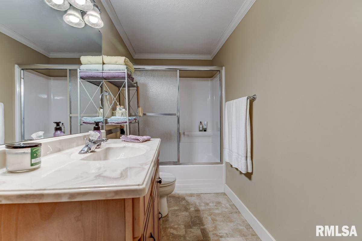 828 Cleveland Avenue Springfield, IL 62704 - Photo 28 of 32 Gallery Image 28