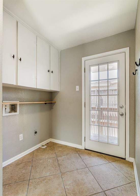700 Ridgedale Drive Richardson, TX 75080 - Photo 27 of 32 Laundry room.