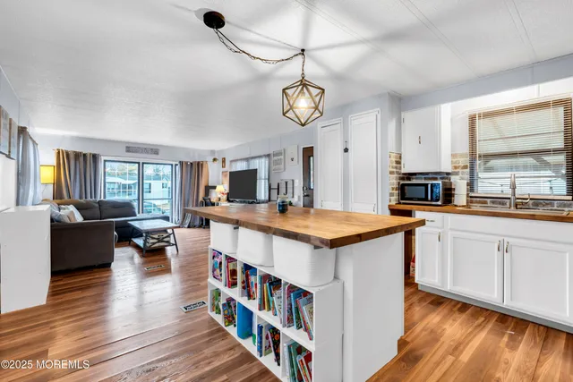 $149,000 | 22 Shorehaven Park, Hazlet, NJ 07730