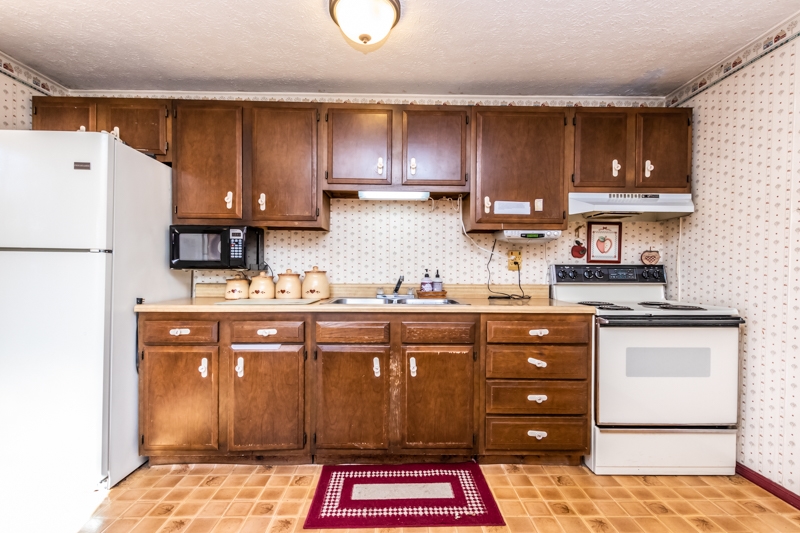 1917 Chicory Road Pekin, IL 61554 - Photo 11 of 41 Gallery Image 11