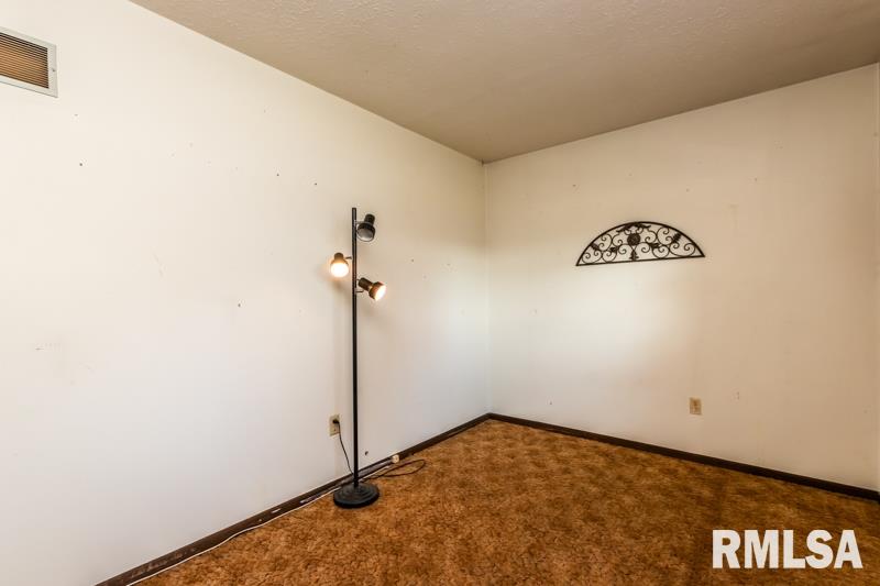 1917 Chicory Road Pekin, IL 61554 - Photo 13 of 41 Gallery Image 13