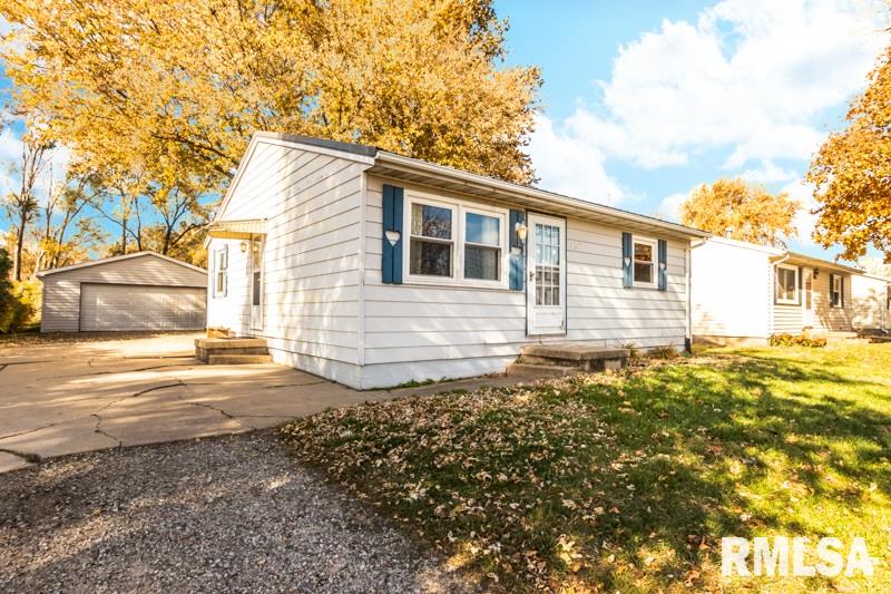 1917 Chicory Road Pekin, IL 61554 - Photo 2 of 41 Gallery Image 2