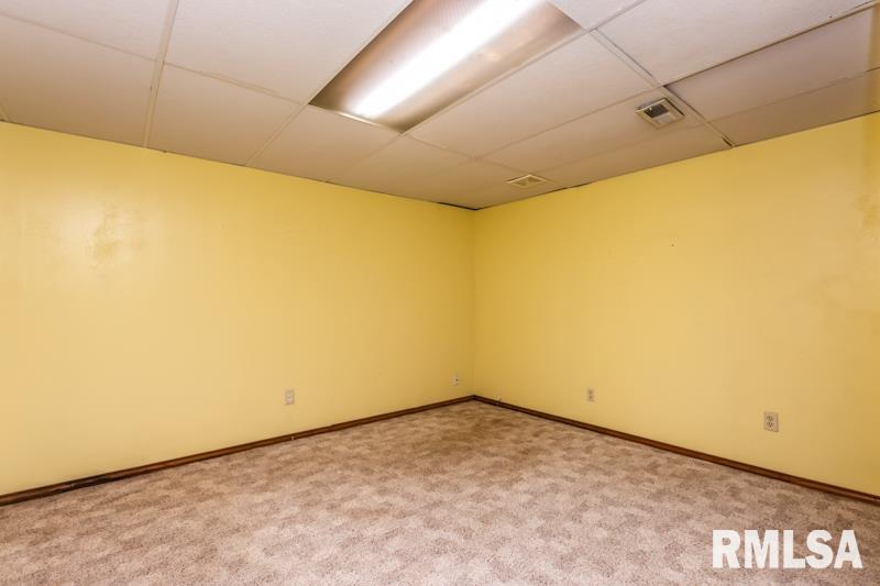 1917 Chicory Road Pekin, IL 61554 - Photo 28 of 41 Gallery Image 28