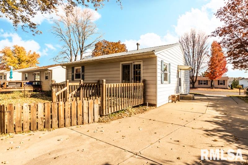 1917 Chicory Road Pekin, IL 61554 - Photo 34 of 41 Gallery Image 34